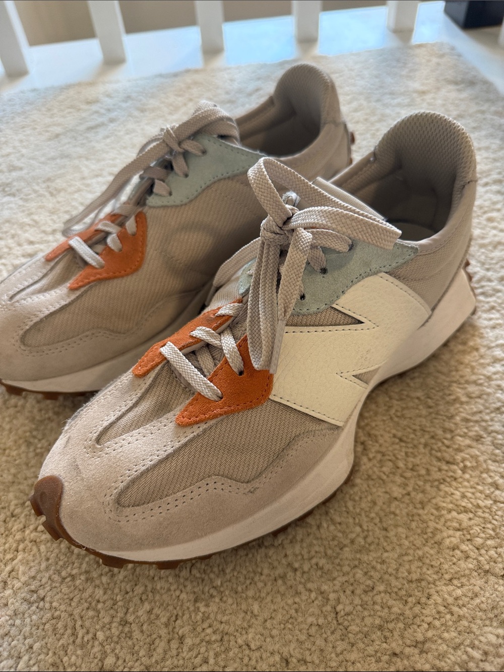 New Balance 327